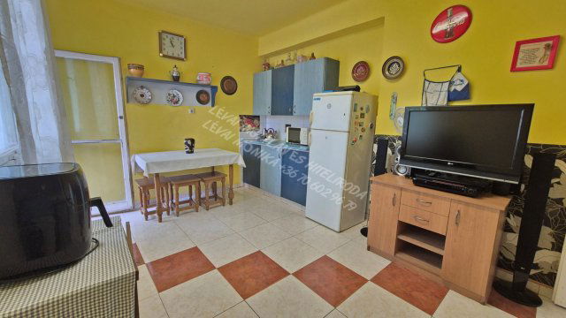 Eladó téglalakás, Békésen 23.9 M Ft, 3 szobás