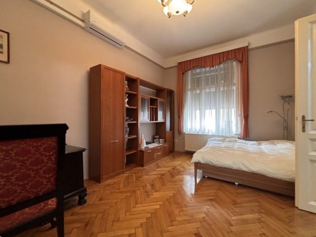 Eladó téglalakás, Pécsett, Zrínyi Miklós utcában 129.753 M Ft