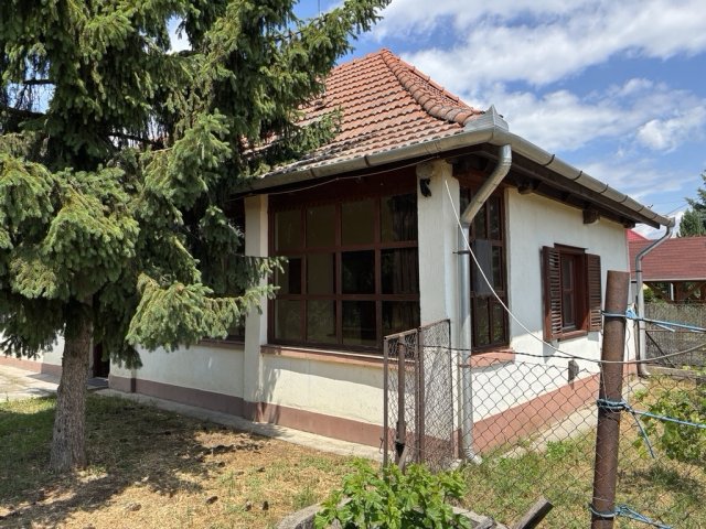 Eladó családi ház, Nemesbikken 17 M Ft, 2 szobás