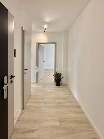 Eladó panellakás, Pécsett 51.9 M Ft, 2 szobás