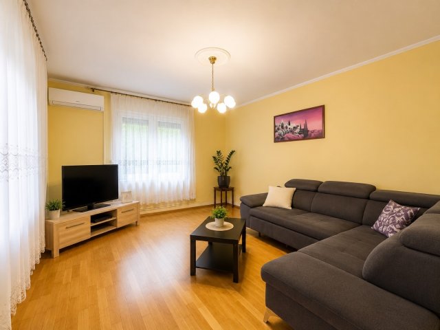 Eladó családi ház, Tapolcán 87.9 M Ft, 4 szobás