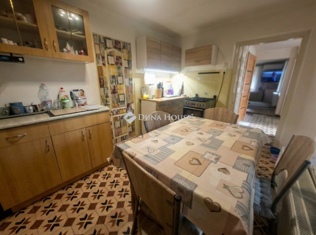 Eladó családi ház, Budapesten, XVIII. kerületben 95 M Ft