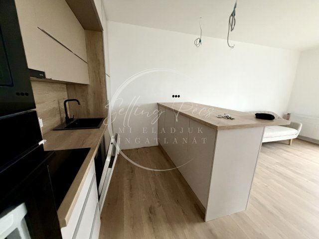 Eladó családi ház, Pécsett, Hársfa úton 89.9 M Ft, 3 szobás