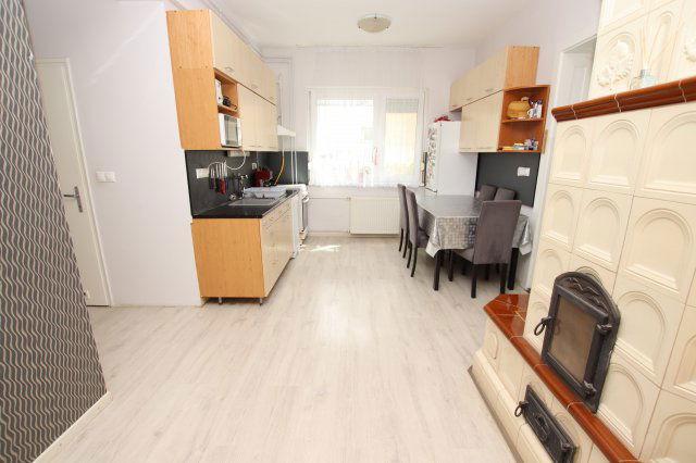 Eladó ikerház, Debrecenben 89.9 M Ft, 3 szobás