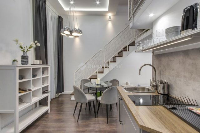 Eladó téglalakás, Budapesten, V. kerületben 69 M Ft, 2 szobás