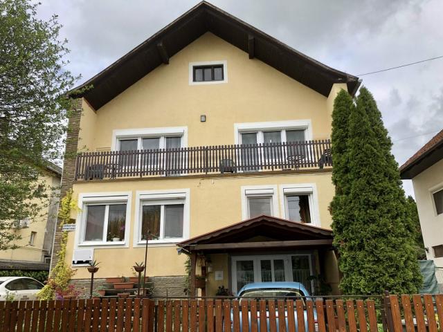 Eladó családi ház, Hévízen 99.9 M Ft, 6 szobás