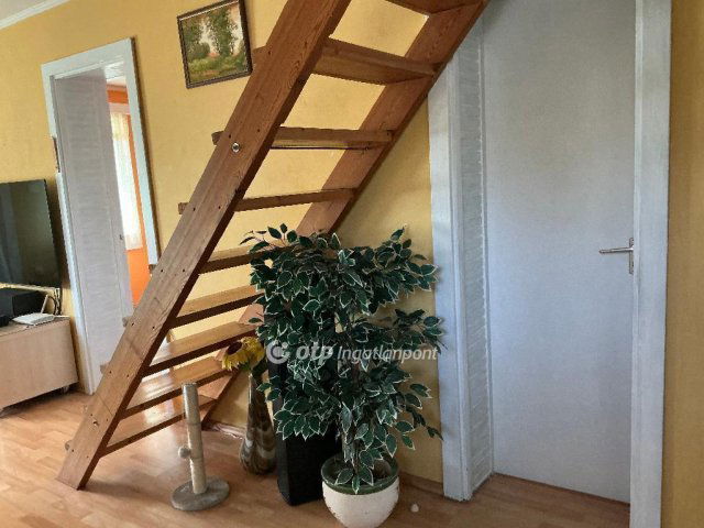 Eladó családi ház, Mogyoródon 68 M Ft, 3+3 szobás