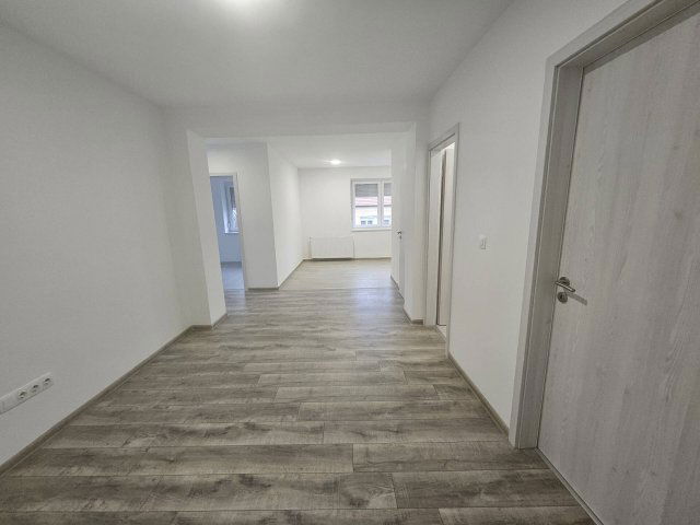 Eladó családi ház, Szombathelyen 140 M Ft, 7 szobás
