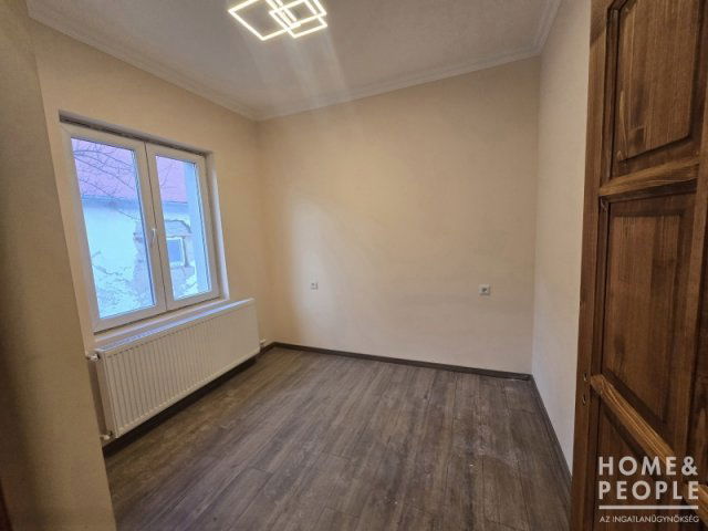 Eladó családi ház, Makón 69.999 M Ft, 3+1 szobás