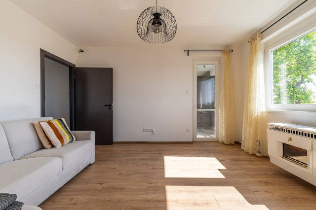 Eladó téglalakás, Kiskunfélegyházán 38.9 M Ft, 1+1 szobás