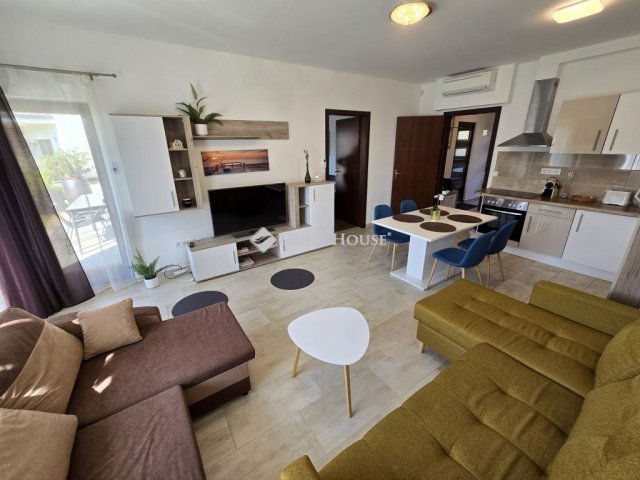 Kiadó téglalakás, albérlet, Alsóörsön 300 E Ft / hó