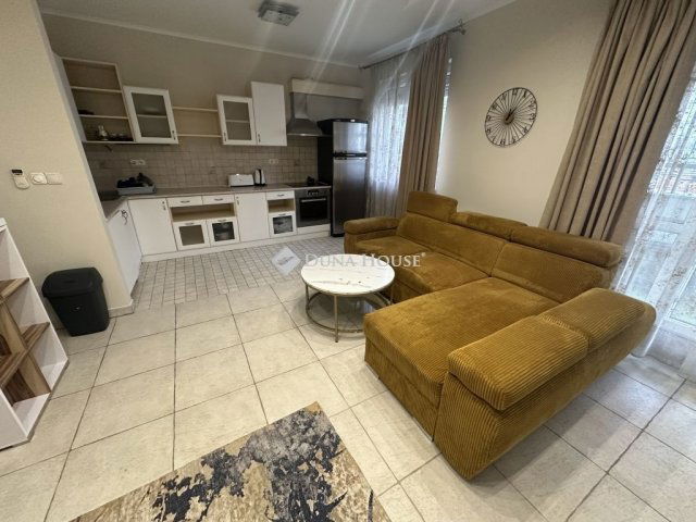 Kiadó téglalakás, albérlet, Debrecenben 280 E Ft / hó, 2 szobás