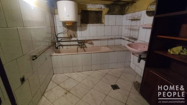 Eladó családi ház, Makón 14 M Ft, 2+1 szobás