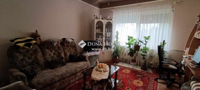 Eladó családi ház, Kunszentmártonban 24.999 M Ft, 5 szobás