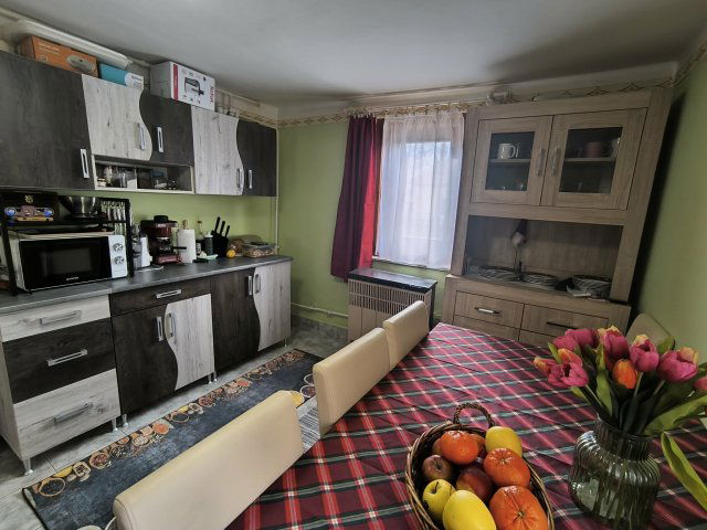 Eladó családi ház, Hevesen 13.5 M Ft, 2 szobás