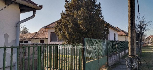 Eladó családi ház, Tápióságon 29.9 M Ft, 3+1 szobás