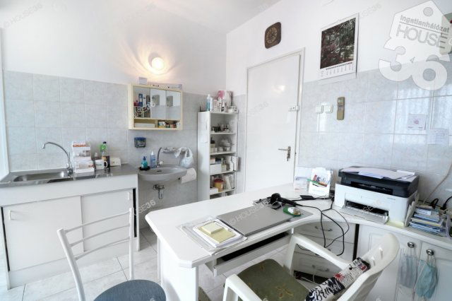 Eladó családi ház, Kecskeméten 200 M Ft, 7 szobás