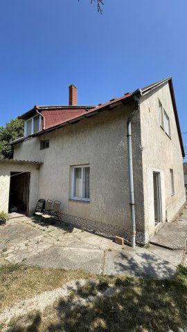 Eladó családi ház, Győrújbaráton 55 M Ft, 4+1 szobás