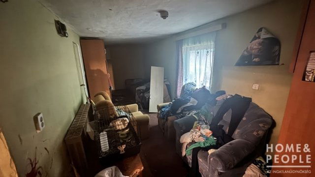 Eladó családi ház, Földeákon 30 M Ft, 4 szobás