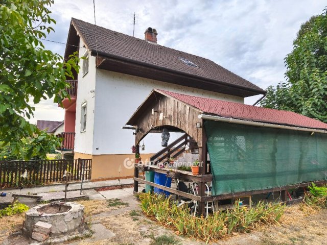 Eladó családi ház, Tasson 55 M Ft, 4 szobás