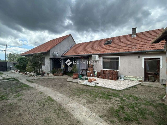 Eladó családi ház, Ceglédbercelen 61.5 M Ft, 3 szobás