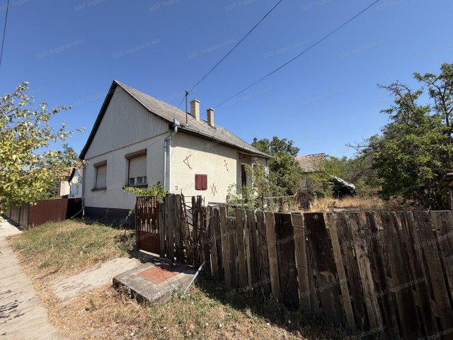Eladó családi ház, Hajdúszoboszlón 35.9 M Ft, 2 szobás