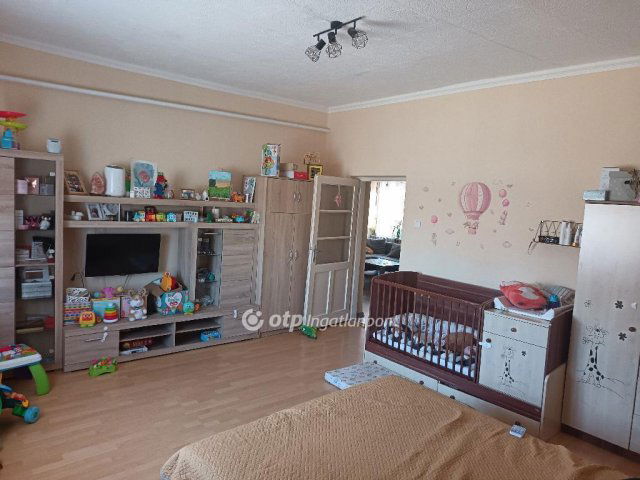 Eladó családi ház, Konyáron 31.5 M Ft, 3 szobás