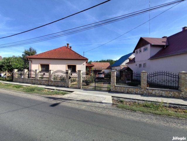 Eladó családi ház, Oroszlón 38 M Ft, 3 szobás