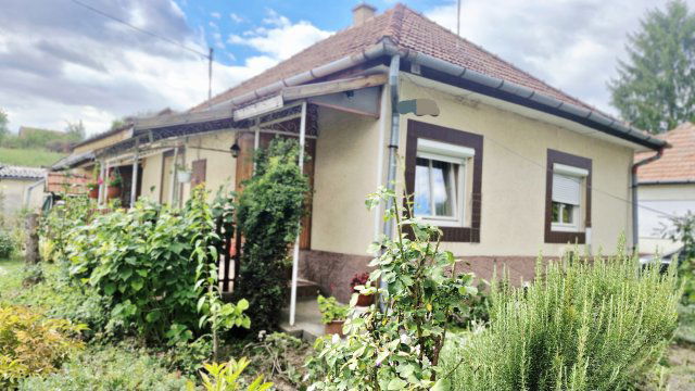 Eladó családi ház, Káván 34.9 M Ft, 2 szobás