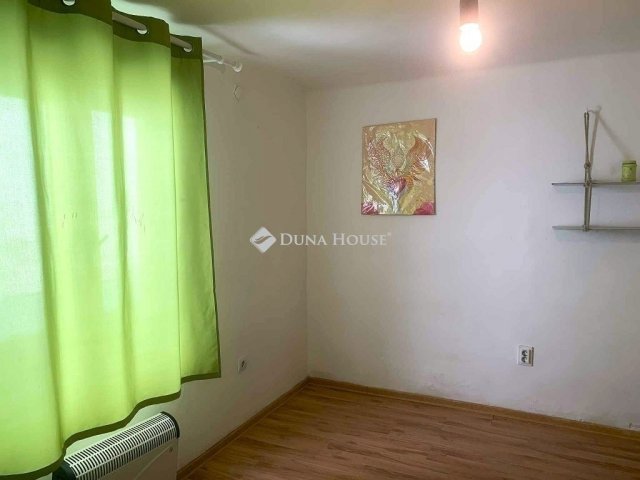 Eladó családi ház, Szegeden 34.9 M Ft, 1 szobás