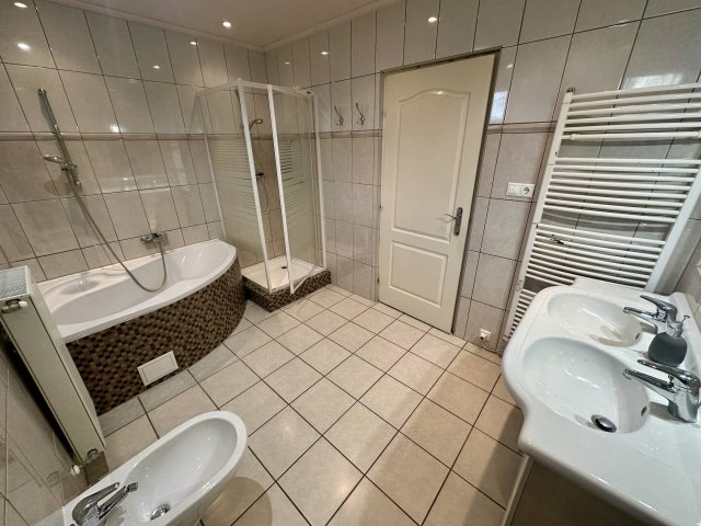 Eladó családi ház, Marcaliban 119.9 M Ft, 4 szobás