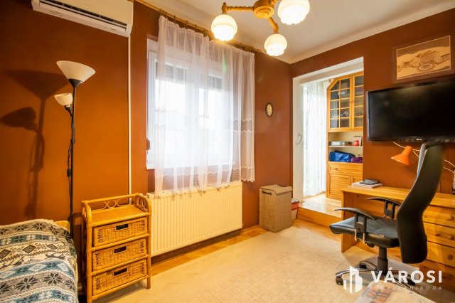 Eladó téglalakás, Székesfehérvárott 75 M Ft, 3 szobás