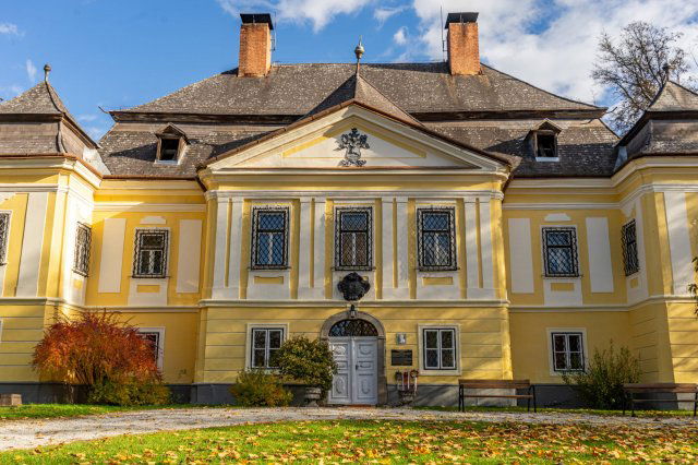 Eladó családi ház, Bánhorvátiban 908.664 M Ft, 22 szobás