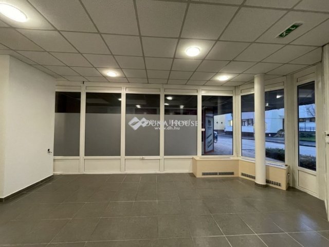 Kiadó üzlethelyiség, Zalaegerszegen 300 E Ft / hó