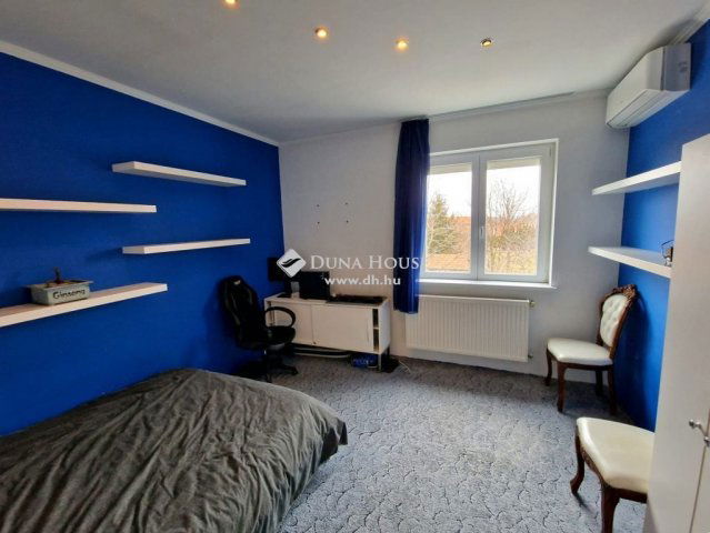 Eladó családi ház, Gyömrőn 219 M Ft, 10 szobás