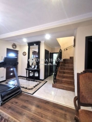 Eladó családi ház, Fóton 180 M Ft, 6 szobás