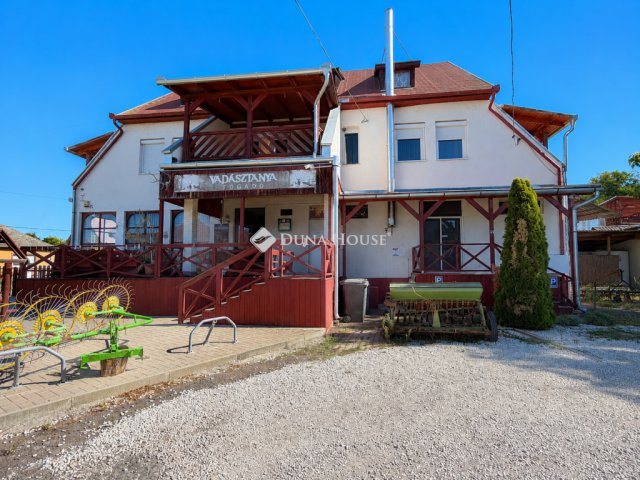 Eladó családi ház, Egerszalókon 135 M Ft, 5 szobás