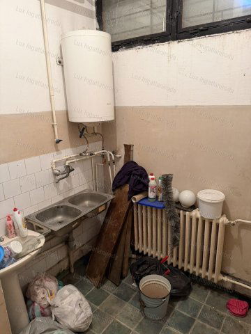 Eladó üzlethelyiség, Tatabányán 39.9 M Ft