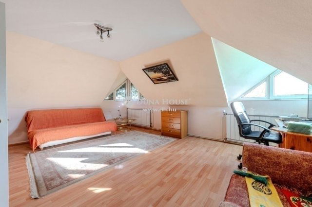 Eladó családi ház, Veresegyházon 157 M Ft, 6 szobás