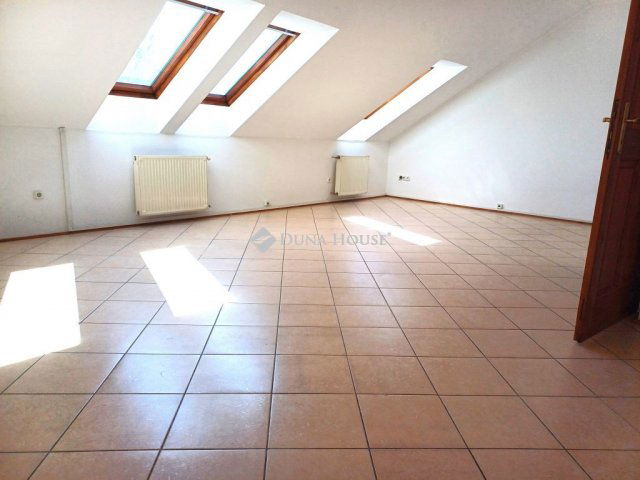 Kiadó iroda, Budapesten, VIII. kerületben 900 E Ft / hó, 9 szobás
