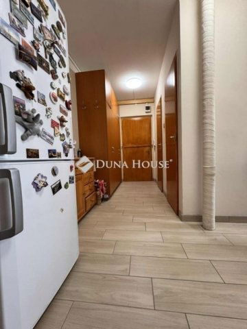 Eladó panellakás, Kecskeméten 46.5 M Ft, 3 szobás