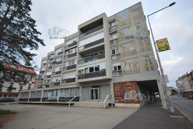 Eladó téglalakás, Szombathelyen 52.9 M Ft, 3 szobás