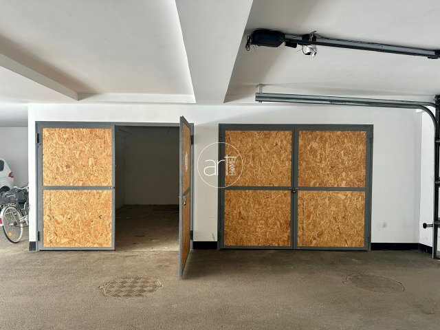Eladó garázs, Szegeden, Móra utcában 18.9 M Ft