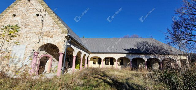 Eladó családi ház, Bőnyön 69 M Ft, 6 szobás