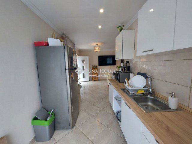 Eladó családi ház, Monoron 69.9 M Ft, 6 szobás