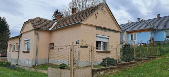 Eladó családi ház, Nagybakónakon 16.8 M Ft, 2 szobás