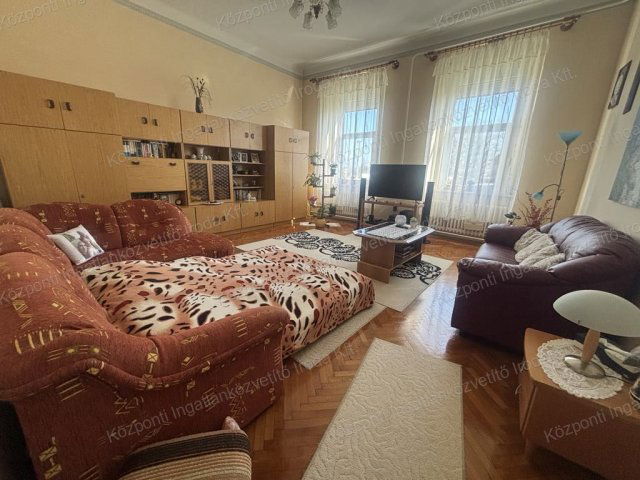 Eladó téglalakás, Ácson 39 M Ft, 2 szobás