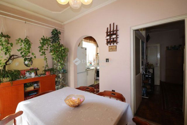 Eladó családi ház, Törökbálinton 139 M Ft, 9 szobás