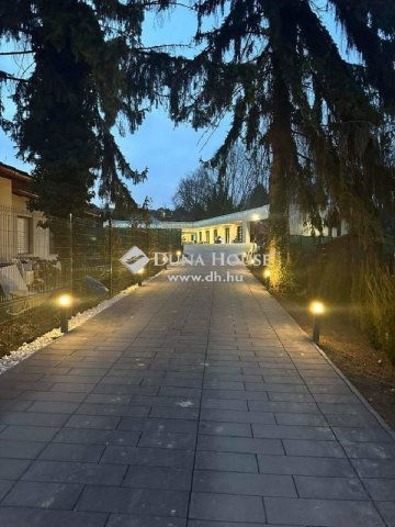 Eladó családi ház, Diósdon 690 M Ft, 6 szobás