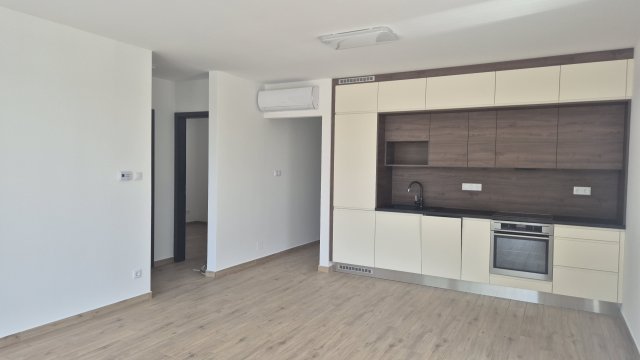 Kiadó téglalakás, albérlet, Bábolnán 260 E Ft / hó, 3 szobás